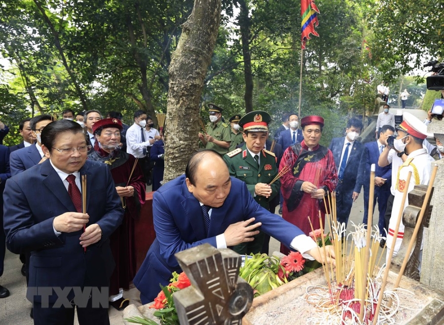 Chủ tịch nước Nguyễn Xuân Phúc dâng hương Giỗ Tổ Hùng Vương năm 2022
